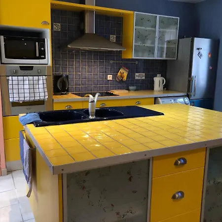 Romantic House - Entrance To The Medieval Castle Carcassonne