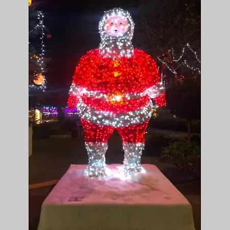 Romantic House - Entrance To The Medieval Castle * Carcassonne