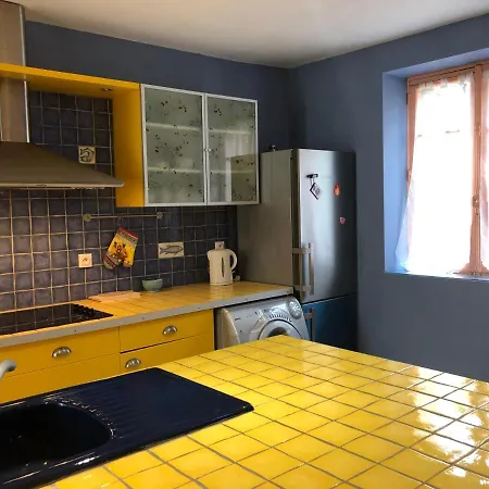 Romantic House - Entrance To The Medieval Castle