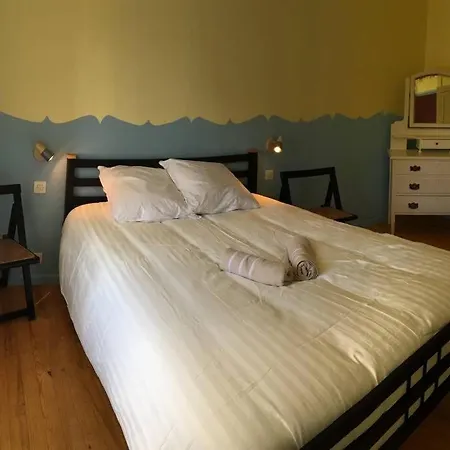 Romantic House - Entrance To The Medieval Castle *